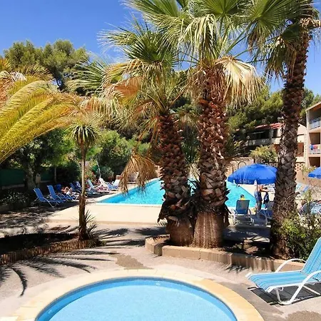 Apartment Sur 30m2 T2 Avec Terrasse Piscine 10min A Pied De La Sanary-sur-Mer