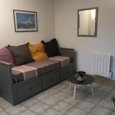 Sur 30m2 T2 Avec Terrasse Piscine 10min à Pied De La Appartement